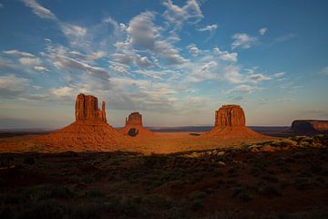 Monument Valley, Navajo Tribal park. Arizona, USA. van Gert Hilbink