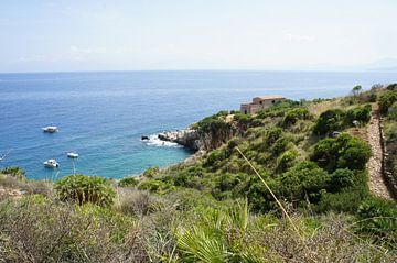 Uitzicht Baai Sicilië (2) van Patrick van Sandijk