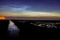 Lichtende nachtwolken van Dirk van Egmond thumbnail