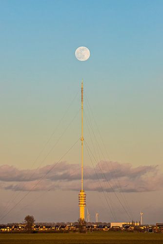 Vollemaan boven zendmast Lopik IJsselstein
