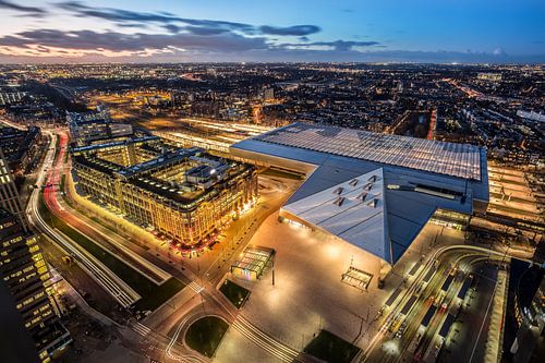 Hauptbahnhof abends