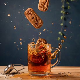 Tea with biscuits by Esmay Vermeulen