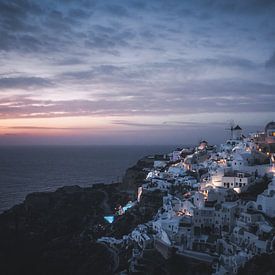 Sunset in Oia, Santorini by Tes Kuilboer
