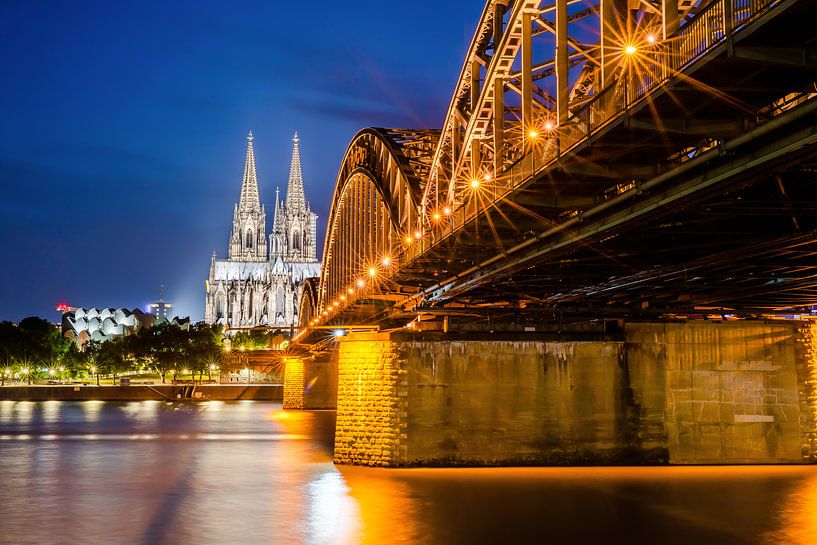 Cologne Cathedral at night by Günter Albers