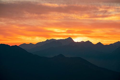 Zonsondergang over Monte Leone