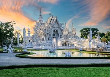 Wat Rong Khun, Chiang Rai, Thailand. by Karl Andrén