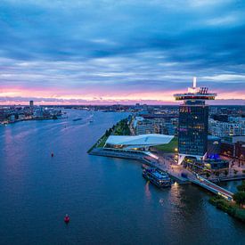 Amsterdam during twilight by Frank Maters