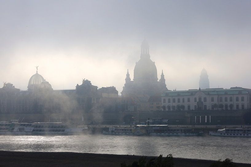 Matin de brouillard, vue sur l'église Frauenkirche de Dresde par Thomas Jäger