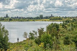 Uitzicht op De Molenplas bij Stevensweert van John Kreukniet
