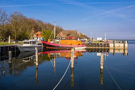Fischkutter im Hafen von Kloster auf der Insel Hiddensee