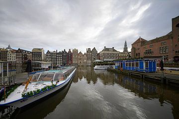 Damrak Amsterdam van Peter Bartelings