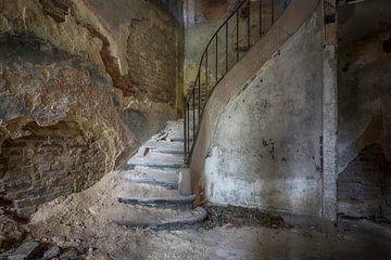 Escalier en ruine sur Manja van der Heijden