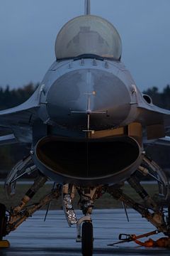 F-16 'Orange Jumper' close up tijdens Nightshoot van Harm-Jan Martens