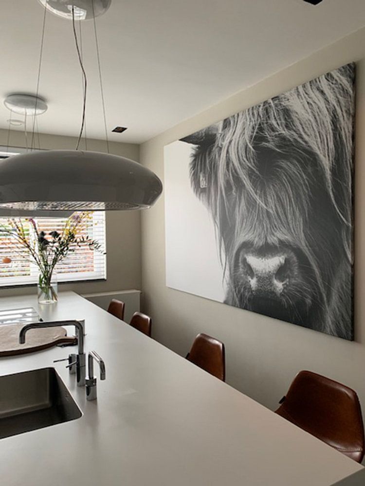 Portret Schotse Hooglander zwart-wit van Sandra van Kampen