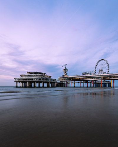 De pier van Scheveningen in de avond