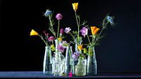 Funky Blumen in Schwarz von Studio Petra Moes Miniaturansicht