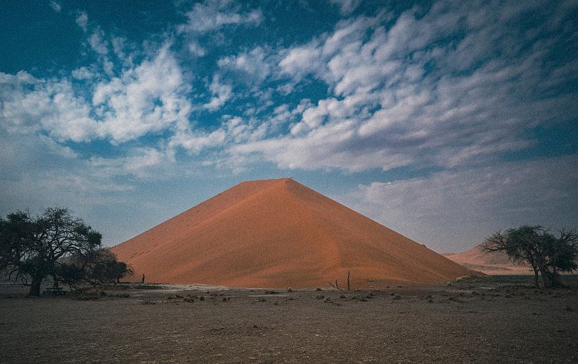 Dune in Sossusvlei in Namibia, Africa by Patrick Groß