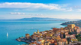 Der Hafen von Porto Santo Stefano und die Küste des Argentario von Stefano Orazzini