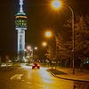 De televisietoren in Goes staat in de decembermaand in fraai gekleurd licht van Gert van Santen