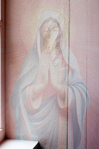 Statue of the Virgin E