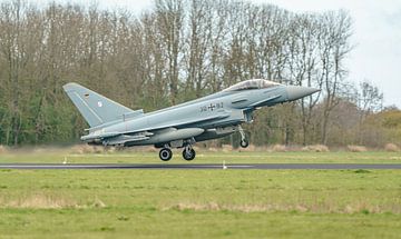 Take-off Duitse Eurofighter Typhoon. van Jaap van den Berg