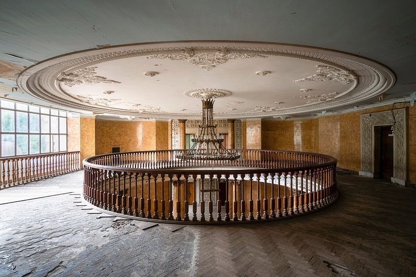Ceiling in Decay. by Roman Robroek - Photos of Abandoned Buildings