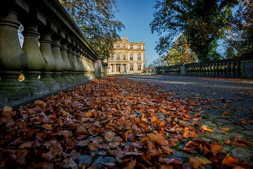 En route to a historic country house in autumn
