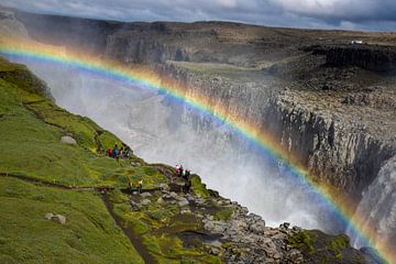 Jokulsa a Fjollum watervallen met regenboog, IJsland van Jan Fritz