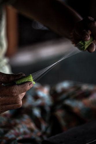weaving of lotus silk