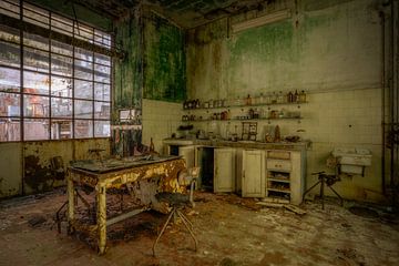 The Abandoned Lab van Wesley Van Vijfeijken