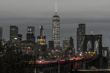 Brooklyn Bridge und One World Trade Center van Kurt Krause