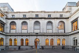 old building in the city by Marcel Derweduwen