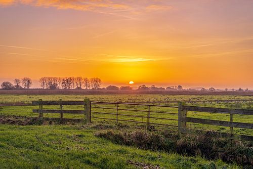Zonsondergang in het buitengebied van Hooge Zwaluwe