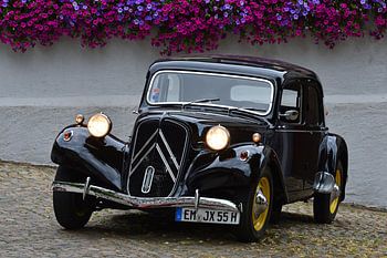 Citroën 11 CV Traction Avant - Pic 1.9