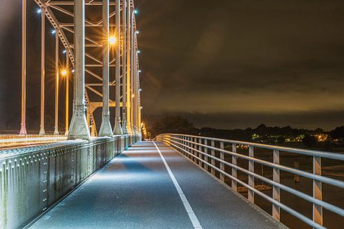 Linien auf der Wilhelmina-Brücke in Deventer