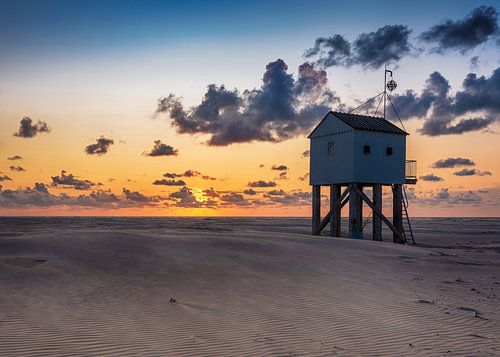 Sonnenuntergang ertrinkendes Haus terschelling von MadebyGreet