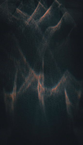 Abstracte Dans van Licht en Kristal: Betoverende Reflecties Gevormd door de Zon in een Artistiek en Mystiek Spel van Kleur en Vormen van ByLulu