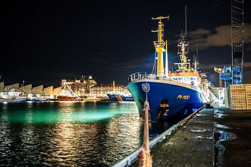 Fischereifahrzeug am Kai in Scheveningen