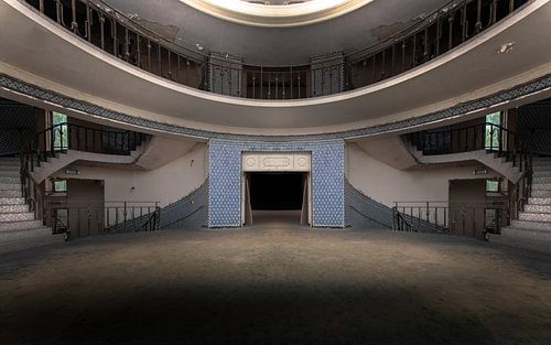 Verlaten Art nouveau zwembad