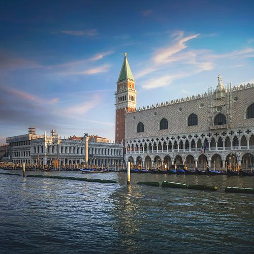 Venetië bij zonsopgang. San Marco en het Dogenpaleis