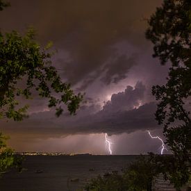 Onweer aan het Gardameer, Italië von Maurice Hamming