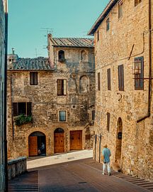 Passant in San Gimignano von Studio Reyneveld