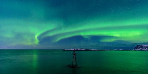 Poollicht of Noorderlicht in de nacht boven Noord-Noorwegen