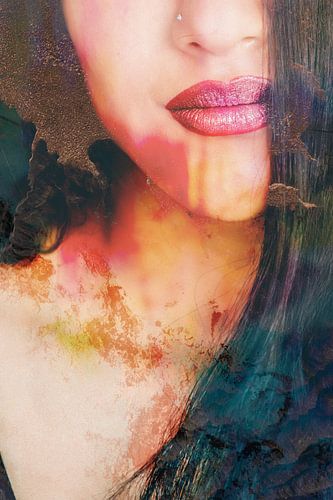 Gezicht van een vrouw in Rood / Oranje / Aardetinten