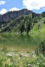 Petit lac lors d'une randonnée en montagne au Kosovo 2 sur Erik Buitenhuis