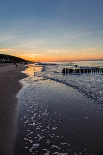 Avondwandeling langs de strandboulevard in Mielno