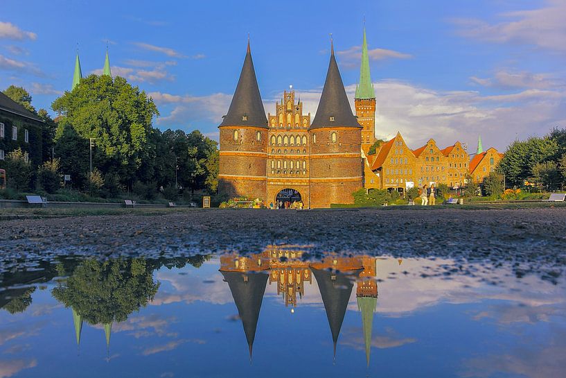 Doppeltes Holstentor Lübeck von Patrick Lohmüller