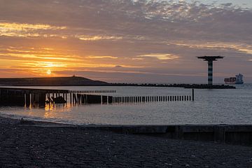 Zonsondergang Maasvlakte Rotterdam van Cobi de Jong