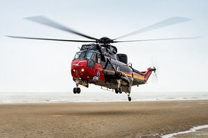 Sea King reddingshelikopter op het strand