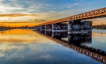 Le Moerputtenbrug à Den Bosch pendant le magnifique coucher de soleil